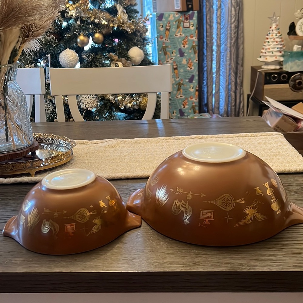 Pyrex Bowls